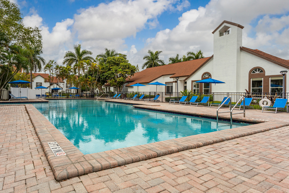 The-Landings-at-Pembroke-Lakes (2)